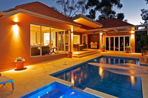 Adelaide Construction Management - Builder Guide 0