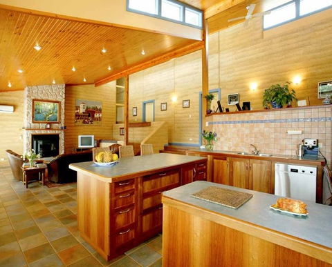Earth Tec Builders Pty Ltd - Builder Guide 1