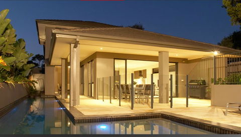 R M Norton Builders - Builder Guide 1