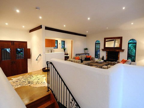 Versatile Contractors Pty Ltd - Builder Guide 0